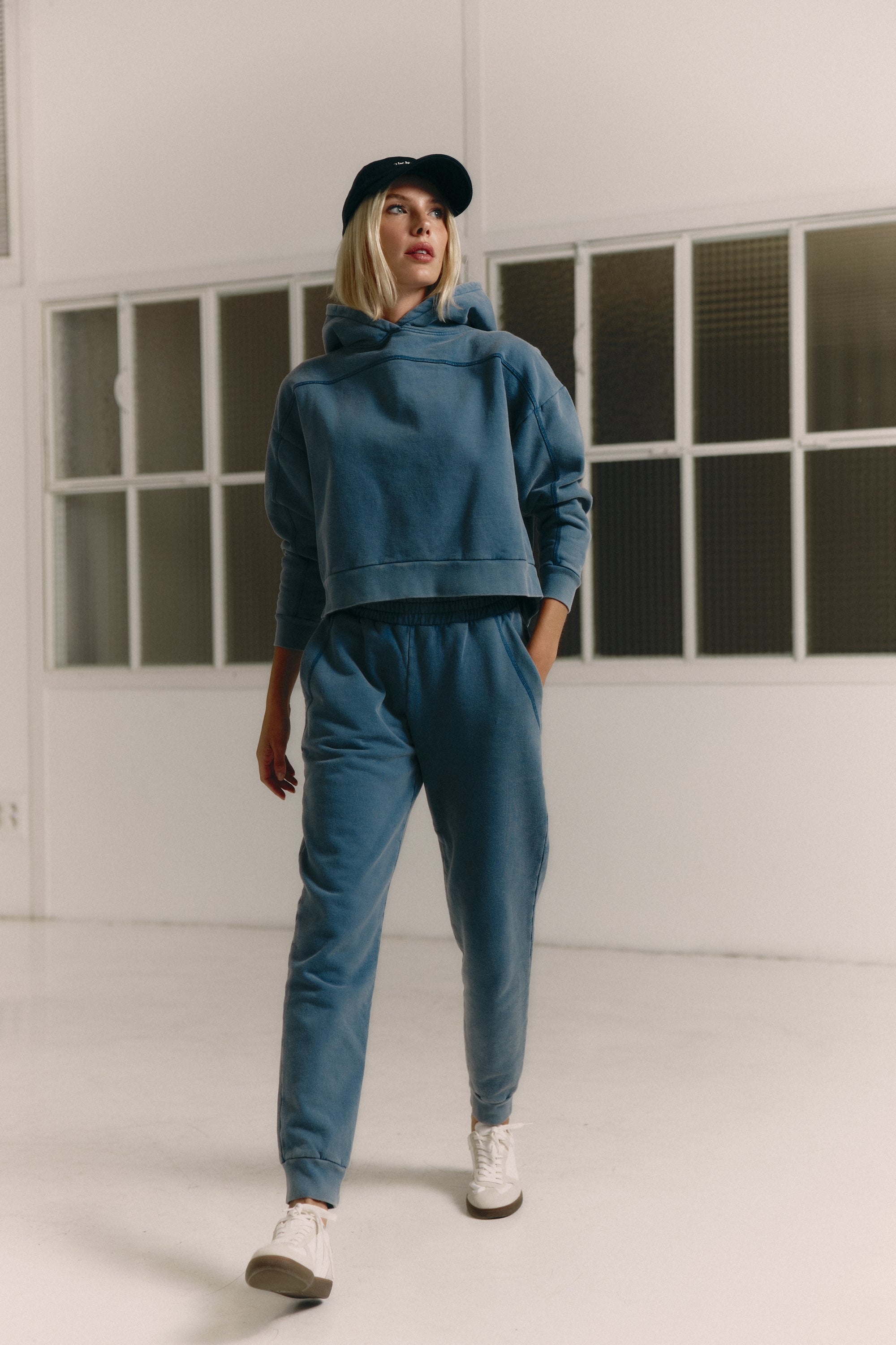 Blueberry Overlock hoodie